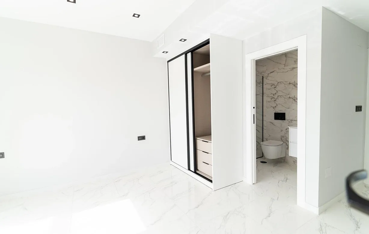 4 bedroom villa for sale - Bentley Hurst