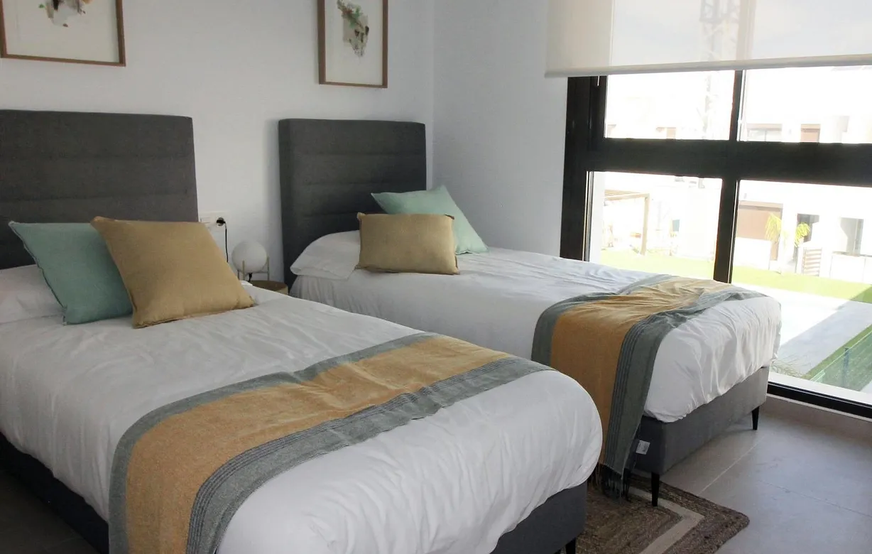 3 bedroom townhouse for sale - Bentley Hurst