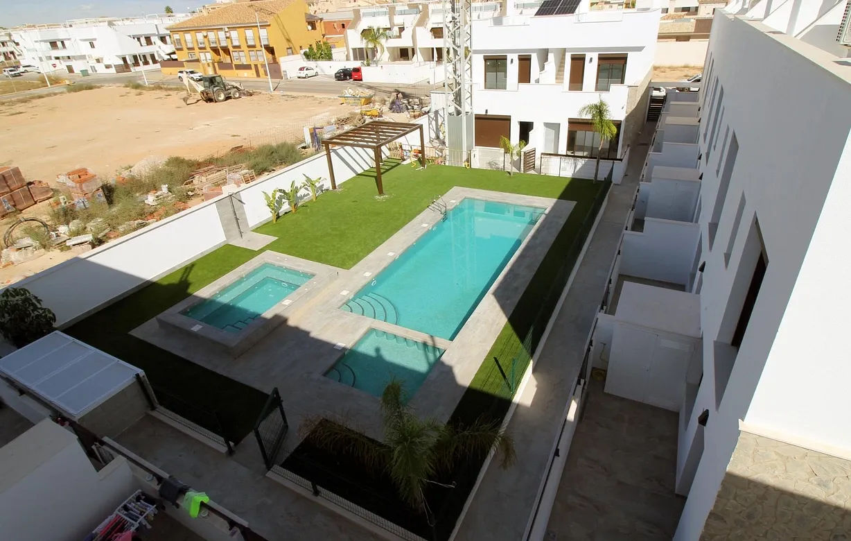 4 bedroom villa for sale - Bentley Hurst