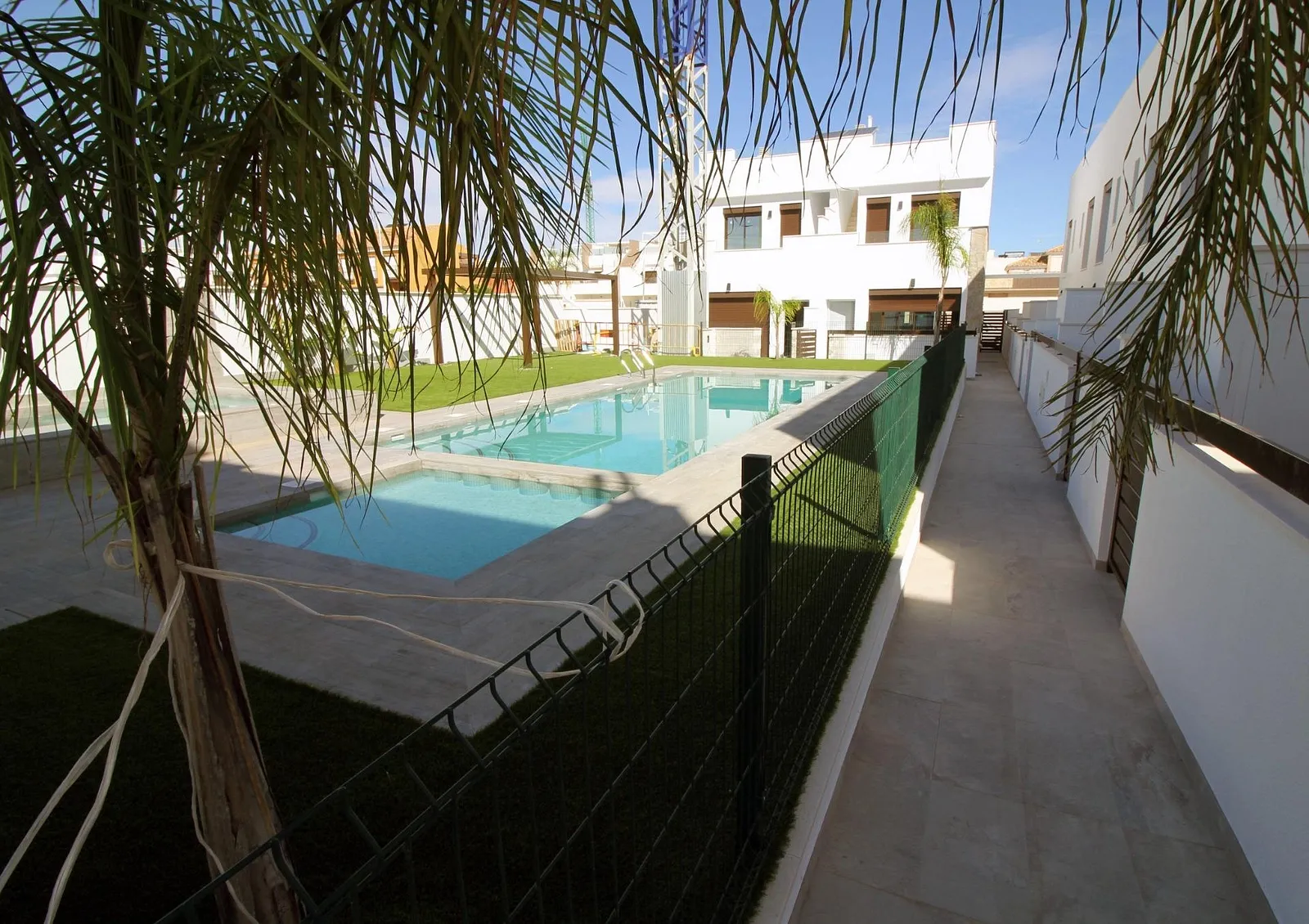 4 bedroom villa for sale - Bentley Hurst
