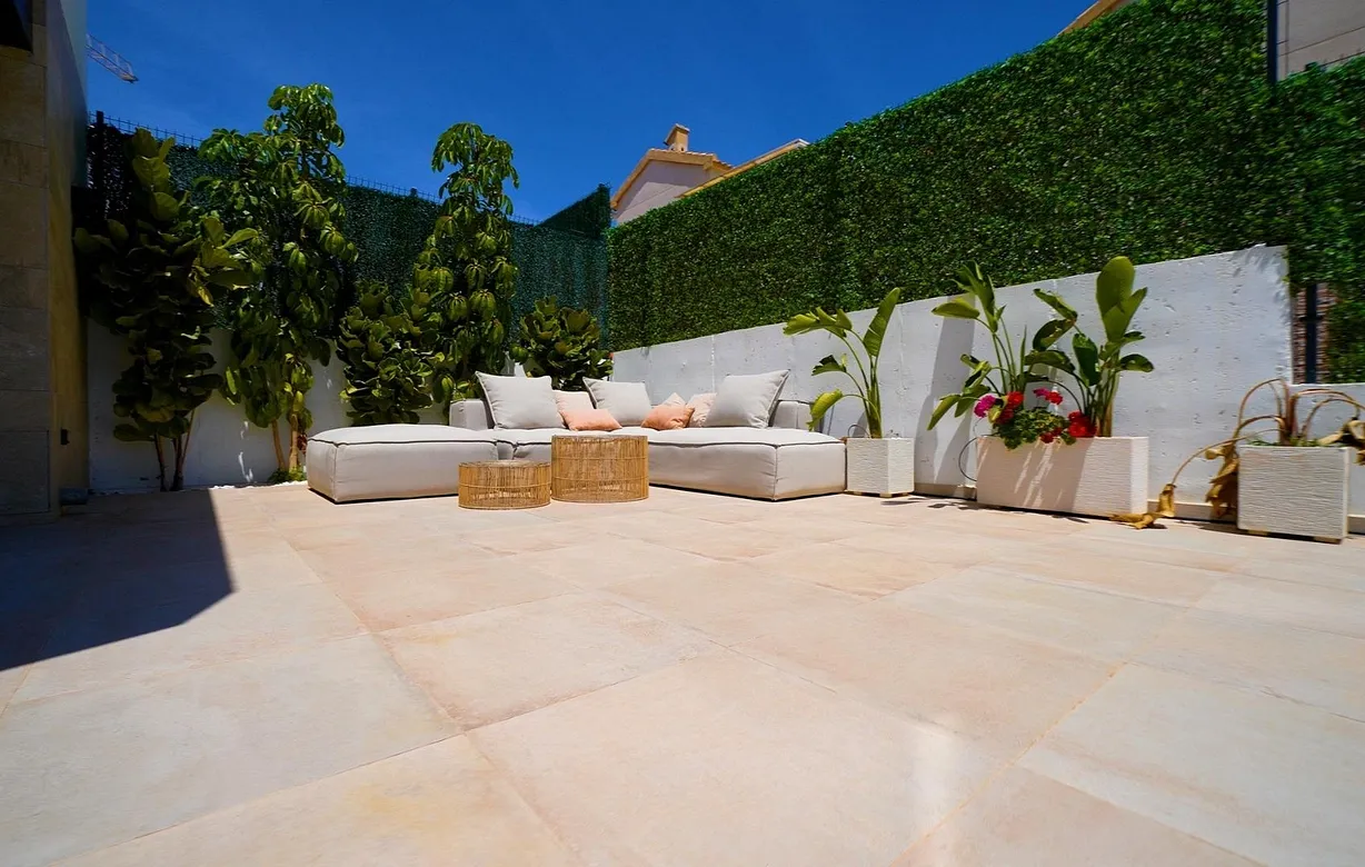 3 bedroom villa for sale - Bentley Hurst