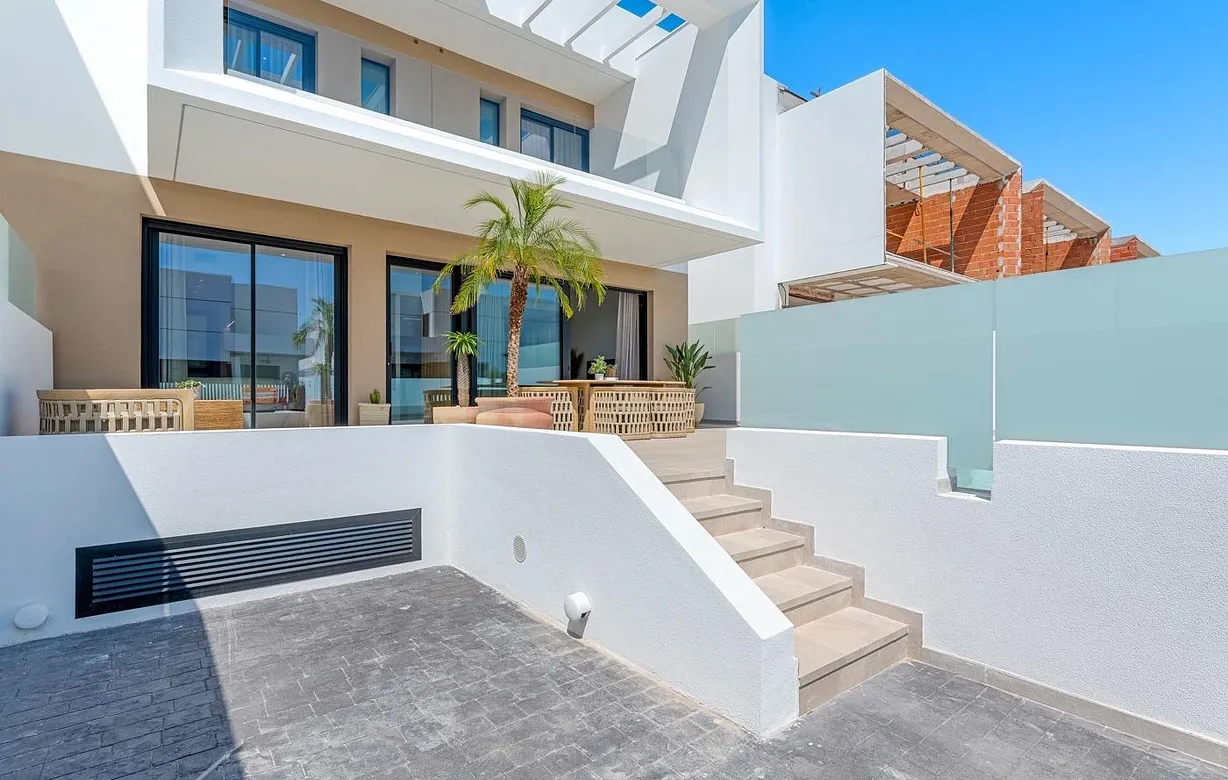 3 bedroom townhouse for sale - Bentley Hurst