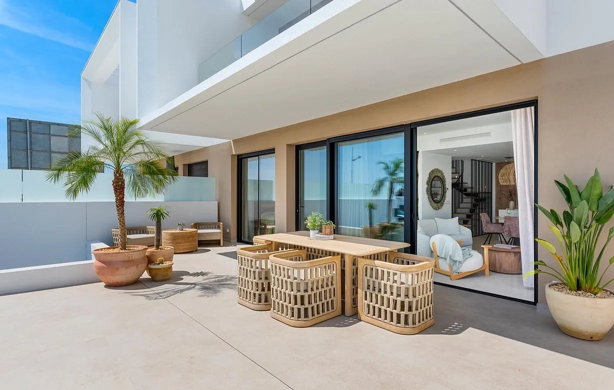 3 bedroom townhouse for sale - Bentley Hurst