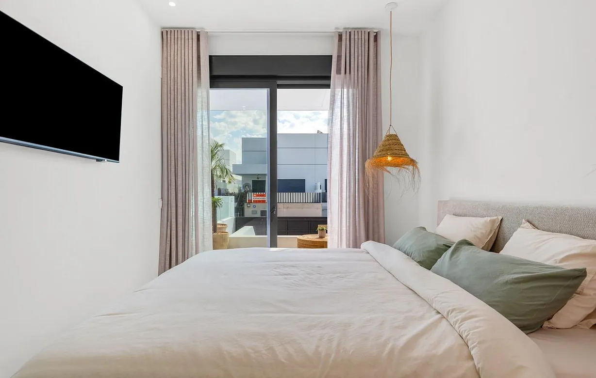 3 bedroom townhouse for sale - Bentley Hurst