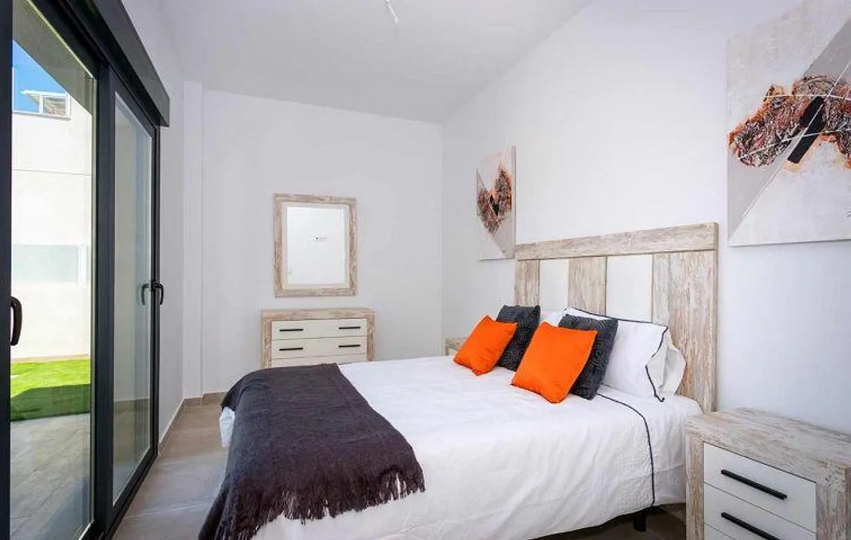 3 bedroom villa for sale - Bentley Hurst