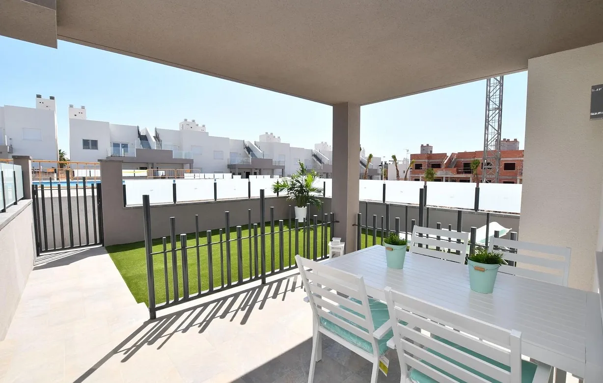 2 bedroom bungalow for sale - Bentley Hurst