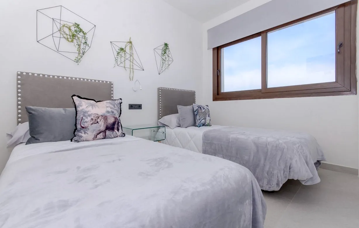 2 bedroom bungalow for sale - Bentley Hurst