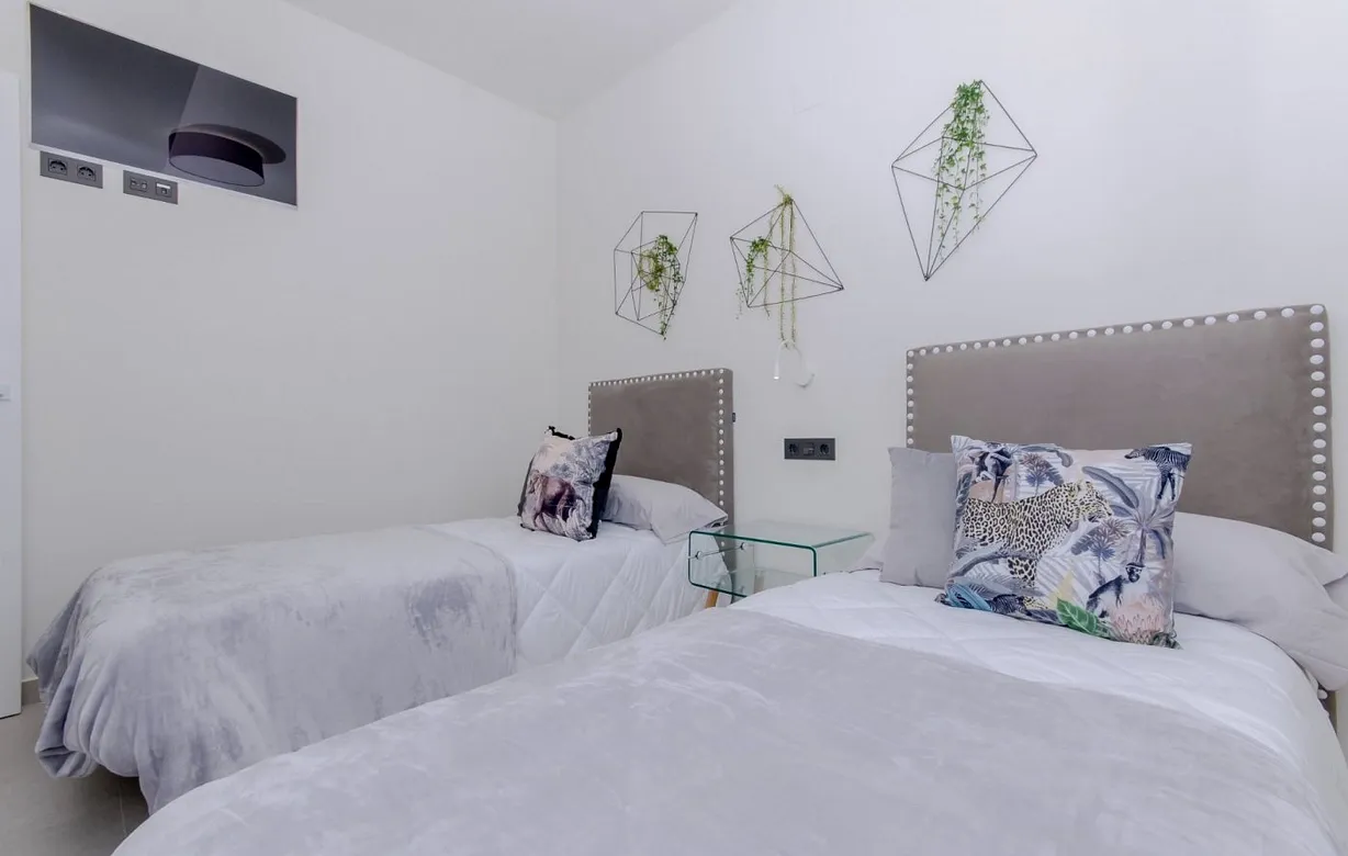 2 bedroom bungalow for sale - Bentley Hurst