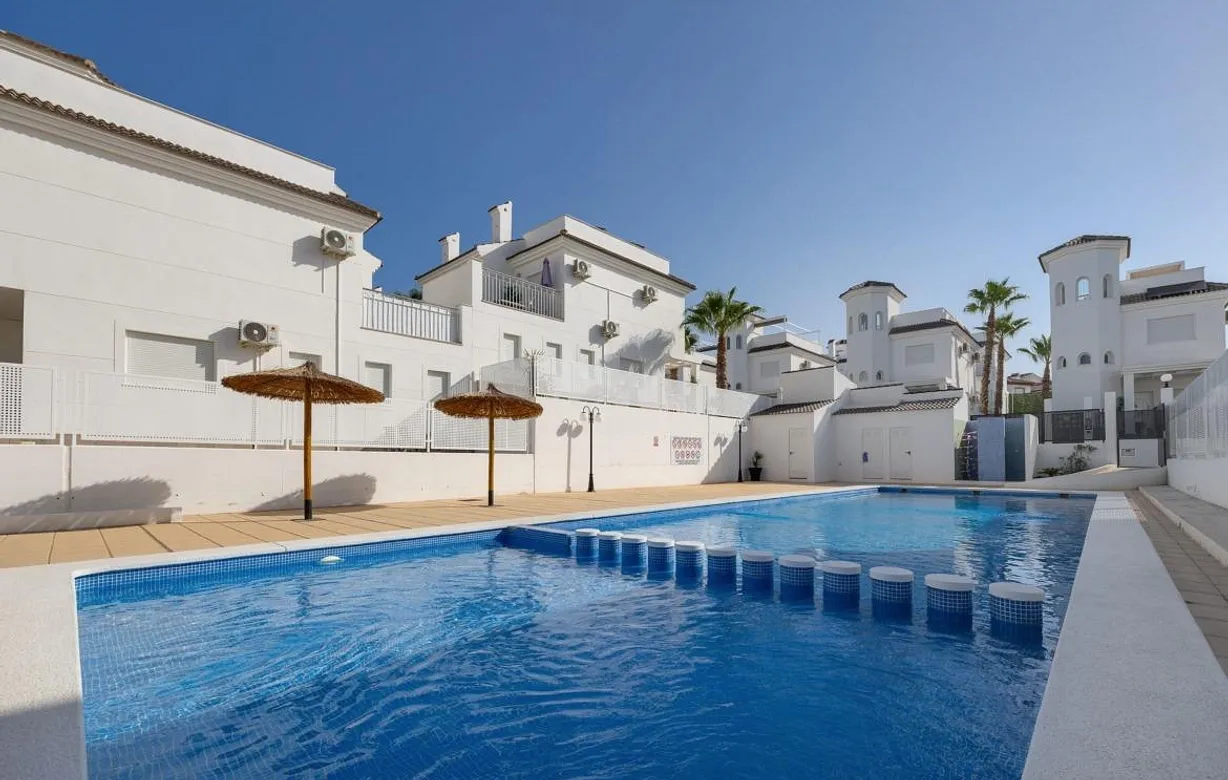 3 bedroom villa for sale - Bentley Hurst