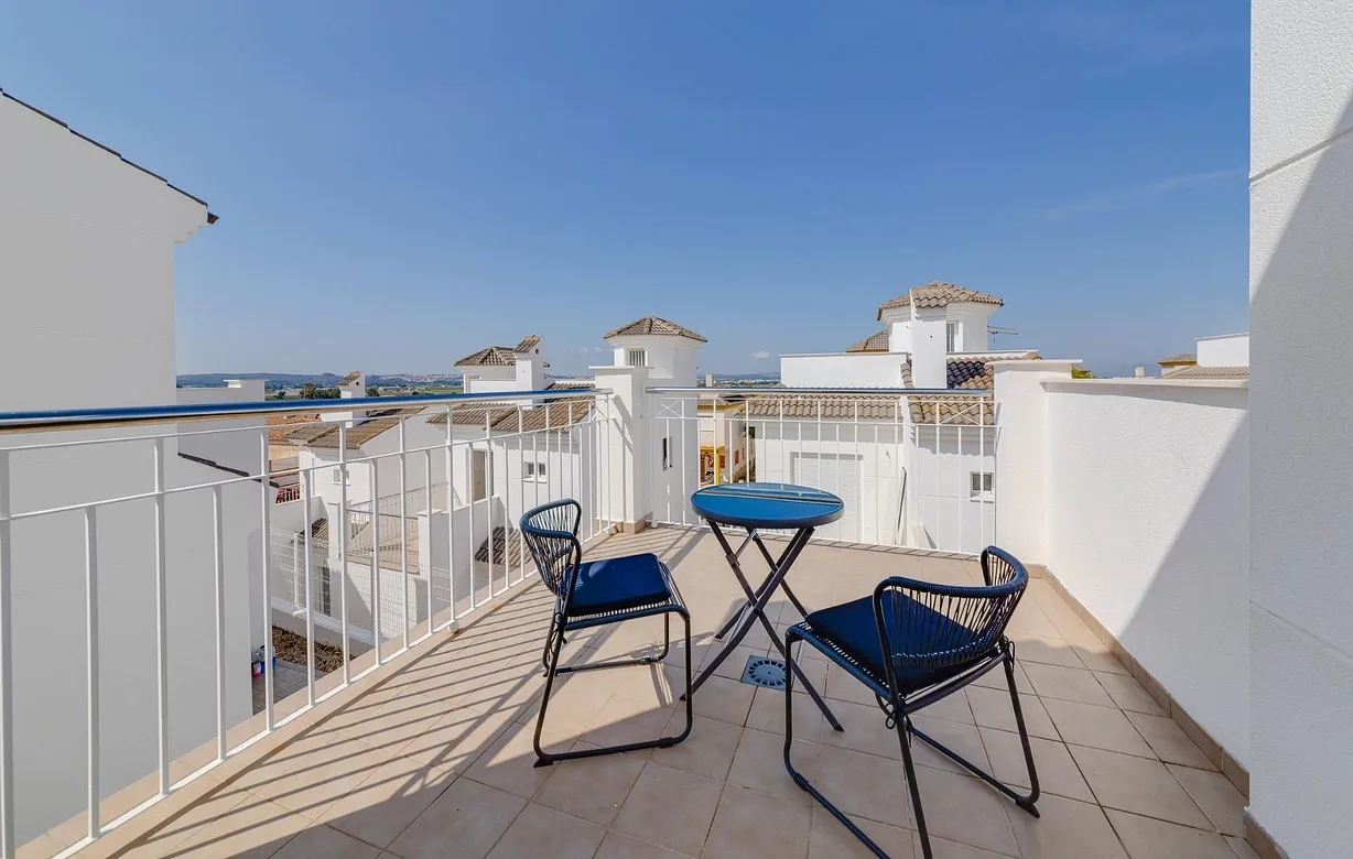 3 bedroom villa for sale - Bentley Hurst