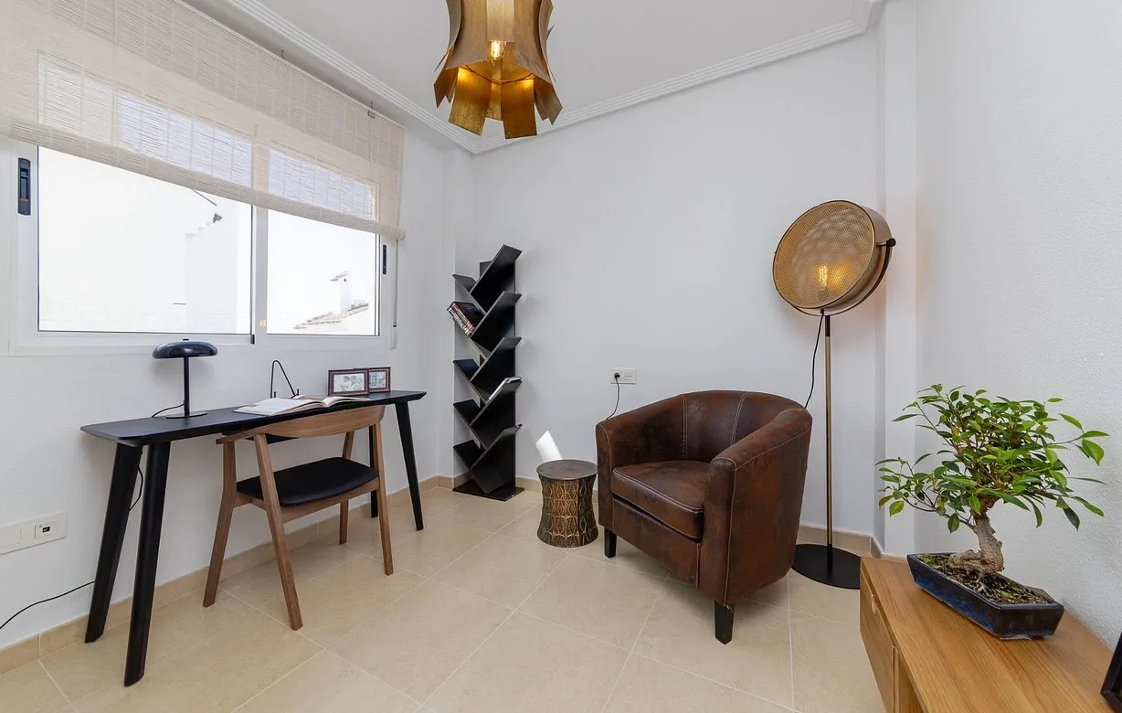 2 bedroom villa for sale - Bentley Hurst