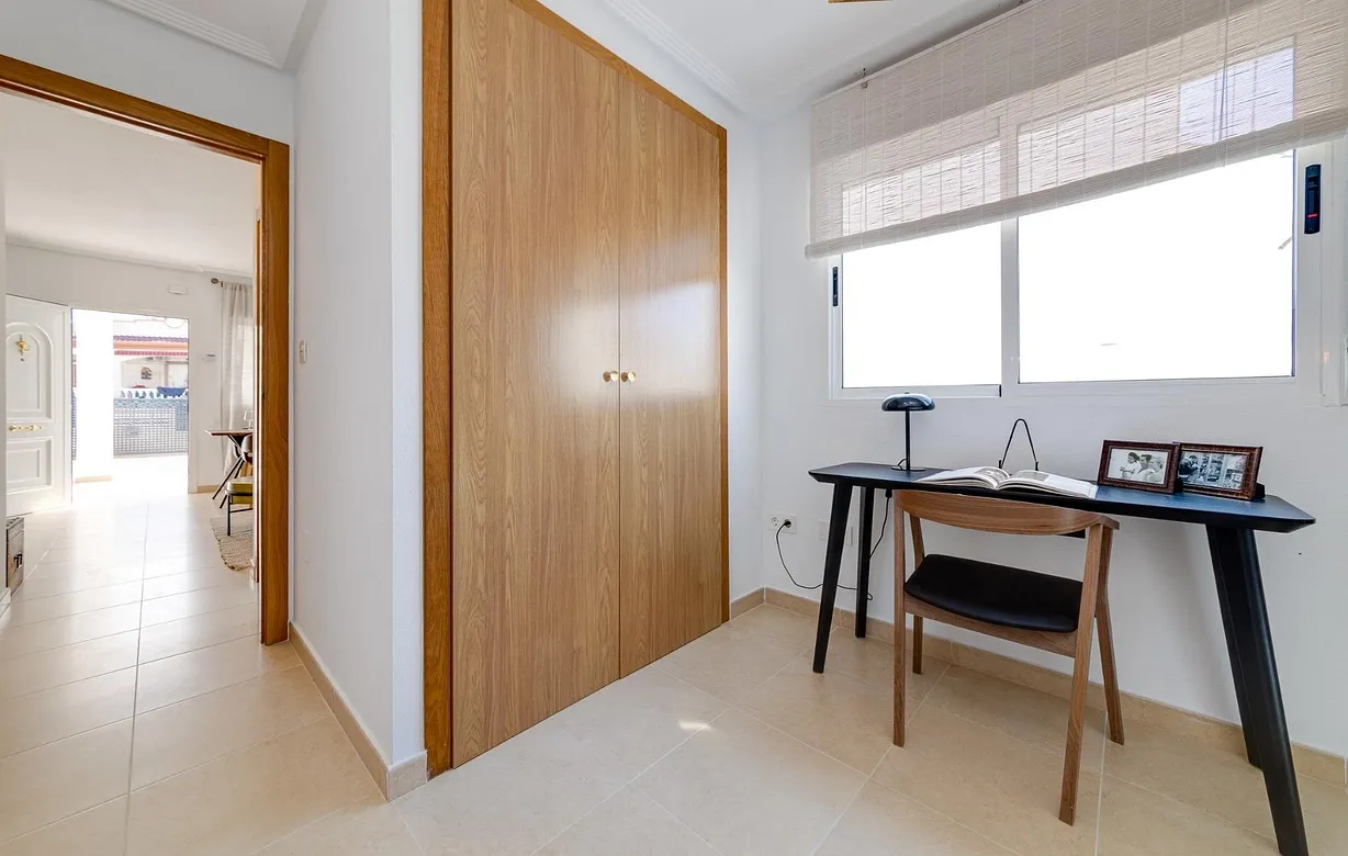 2 bedroom villa for sale - Bentley Hurst