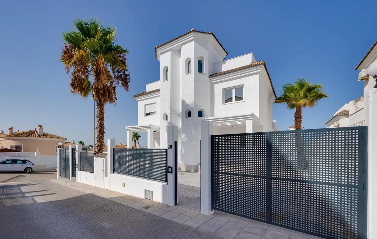 2 bedroom villa for sale - Bentley Hurst