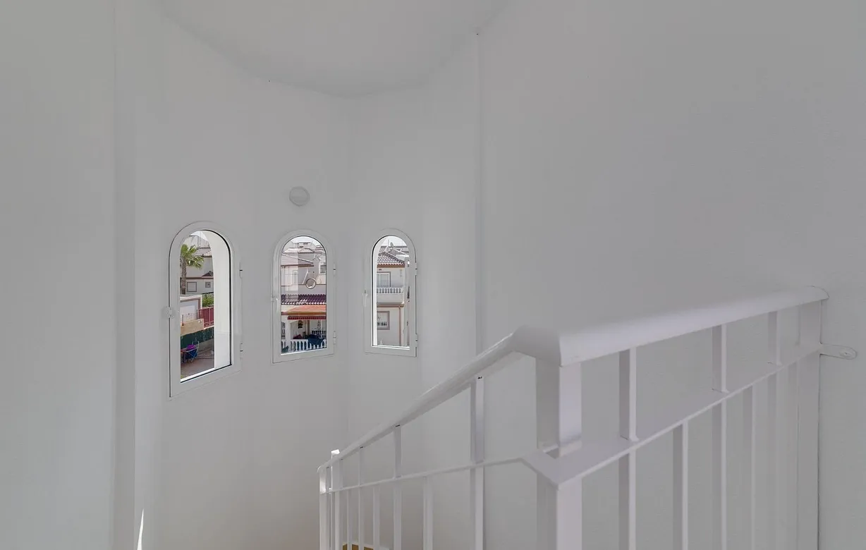 2 bedroom villa for sale - Bentley Hurst