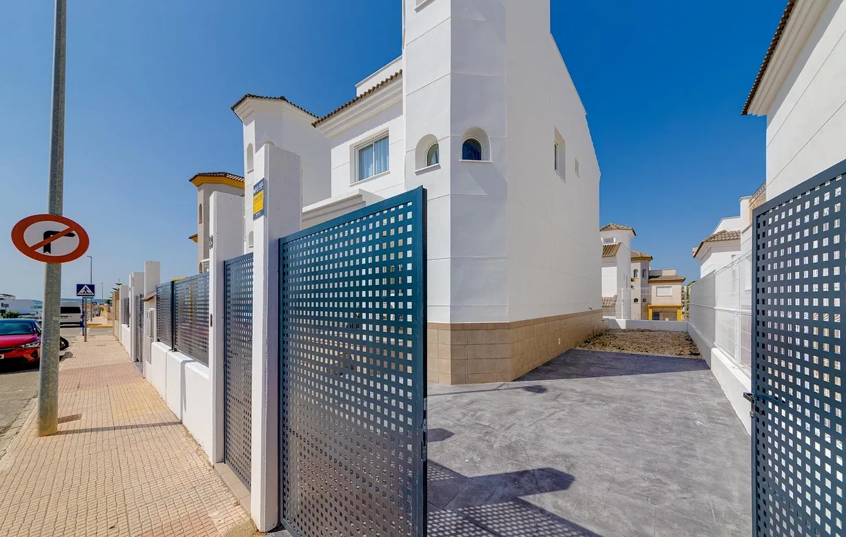 2 bedroom villa for sale - Bentley Hurst