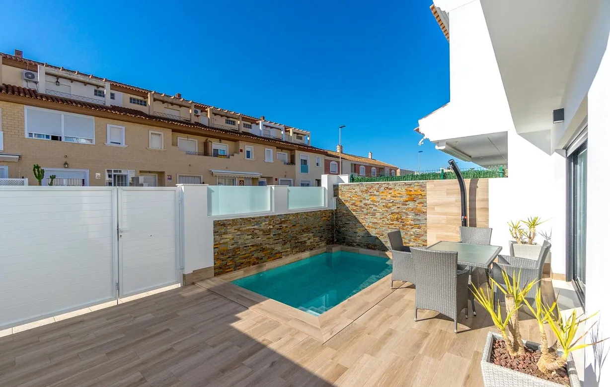 3 bedroom villa for sale - Bentley Hurst