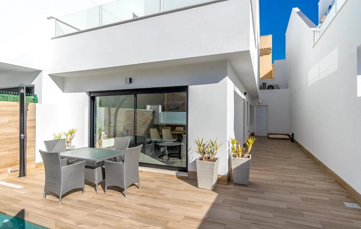 3 bedroom villa for sale - Bentley Hurst