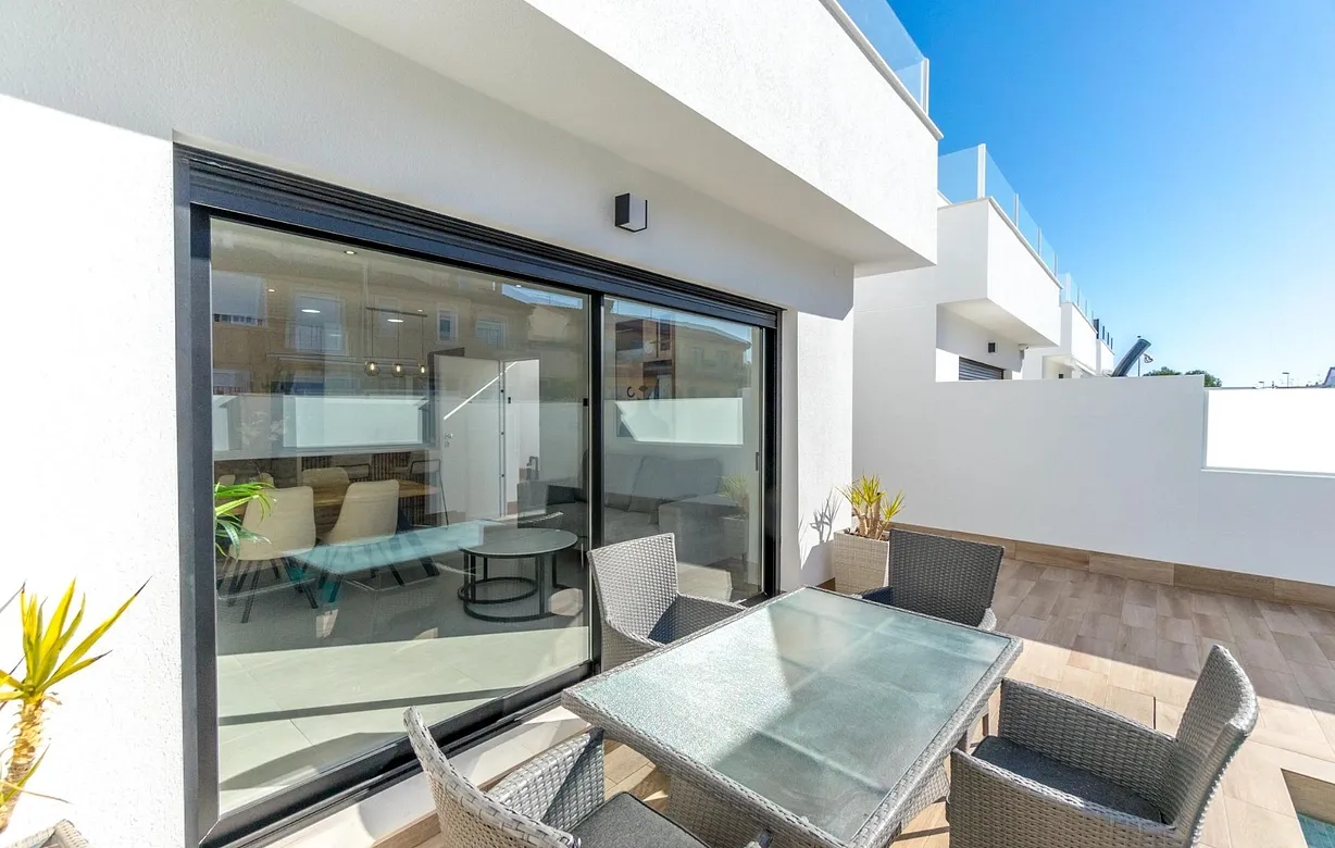3 bedroom villa for sale - Bentley Hurst
