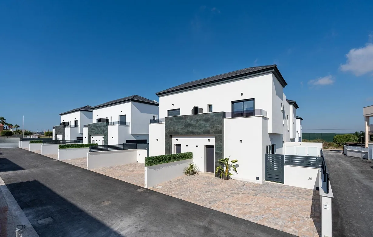3 bedroom townhouse for sale - Bentley Hurst