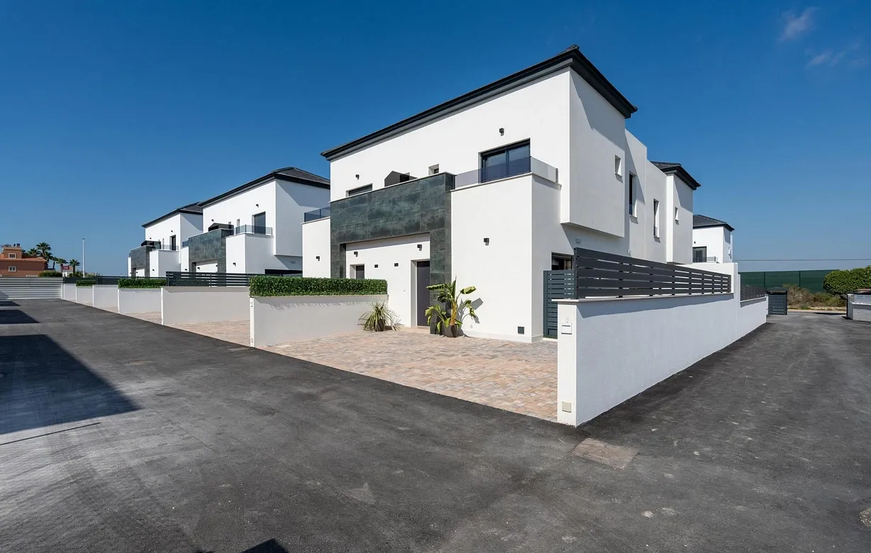 3 bedroom townhouse for sale - Bentley Hurst