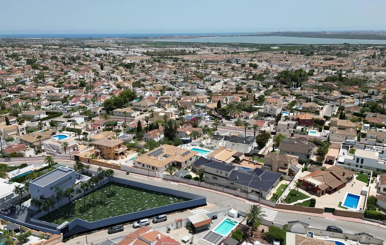 3 bedroom villa for sale - Bentley Hurst