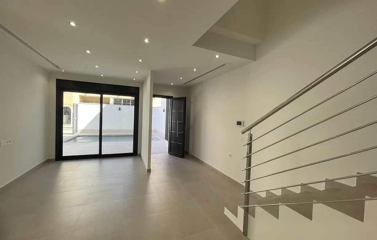 3 bedroom villa for sale - Bentley Hurst