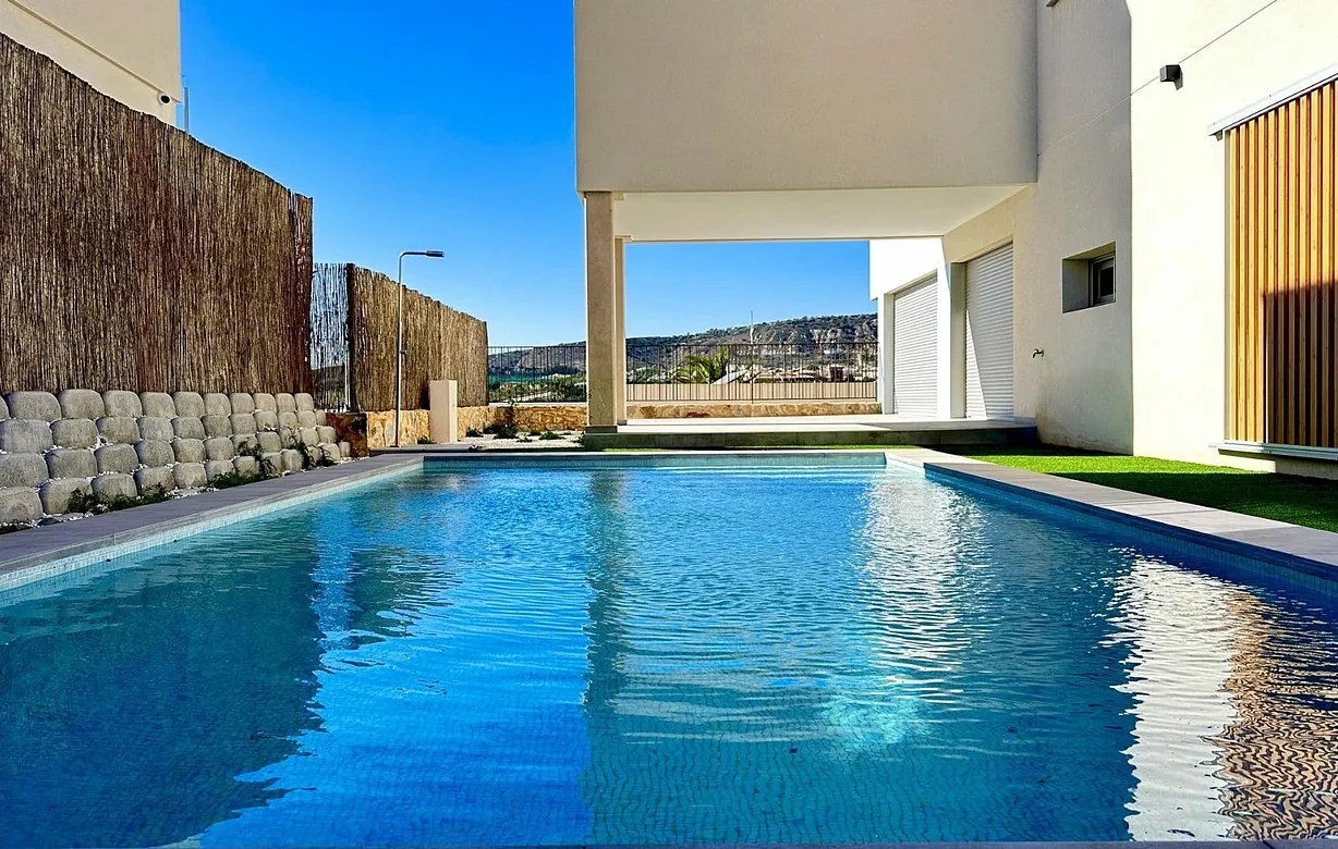 4 bedroom villa for sale - Bentley Hurst