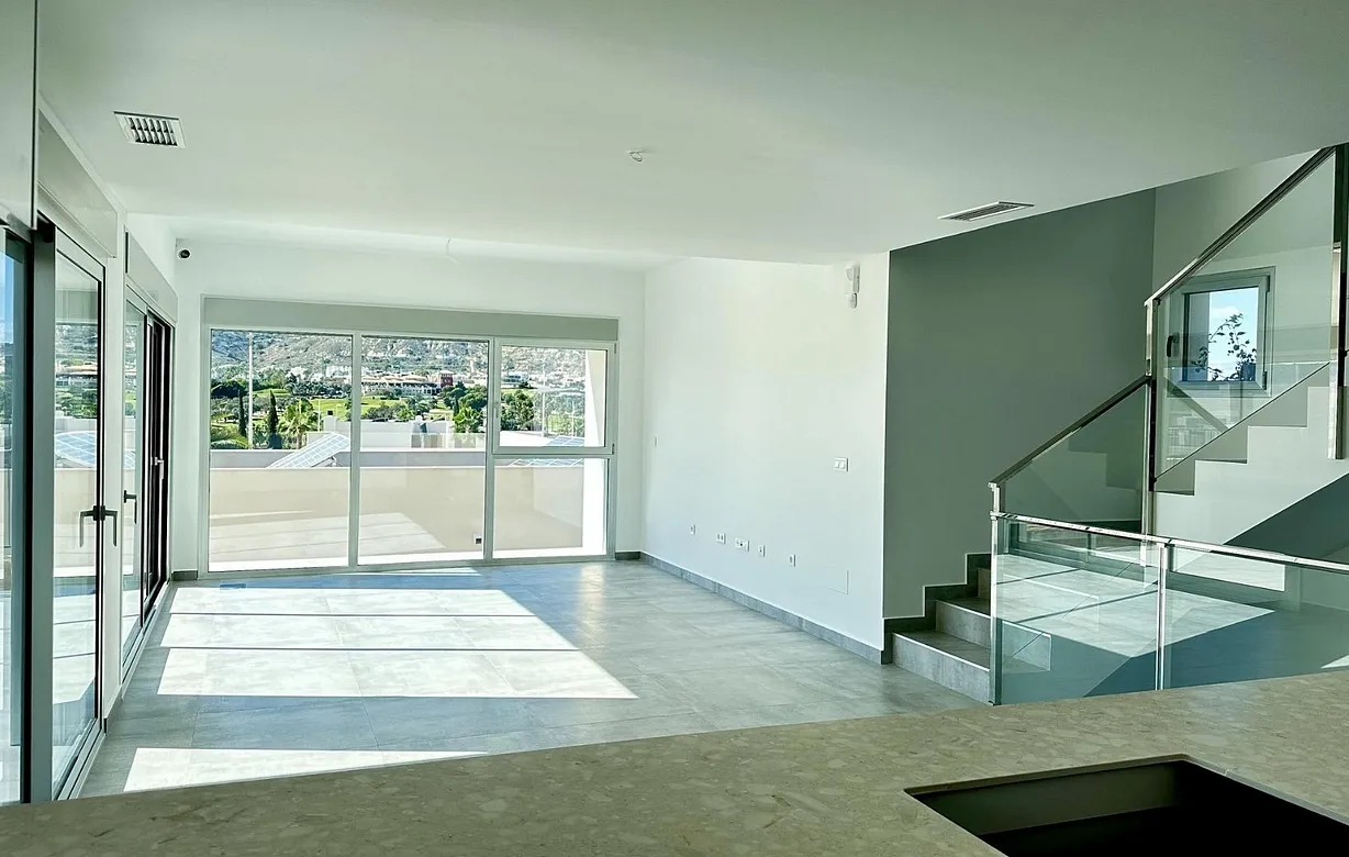 4 bedroom villa for sale - Bentley Hurst