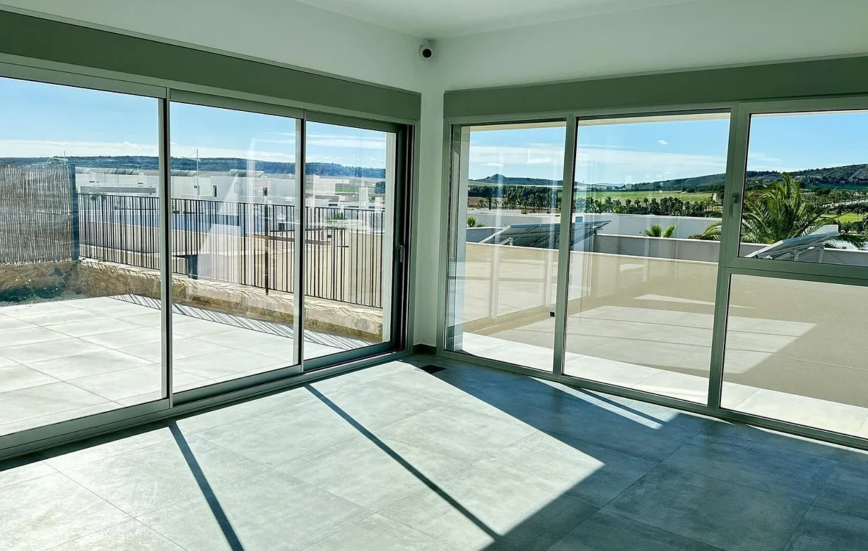 4 bedroom villa for sale - Bentley Hurst