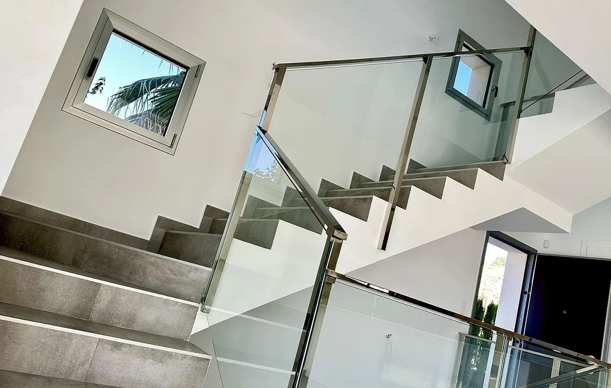 4 bedroom villa for sale - Bentley Hurst