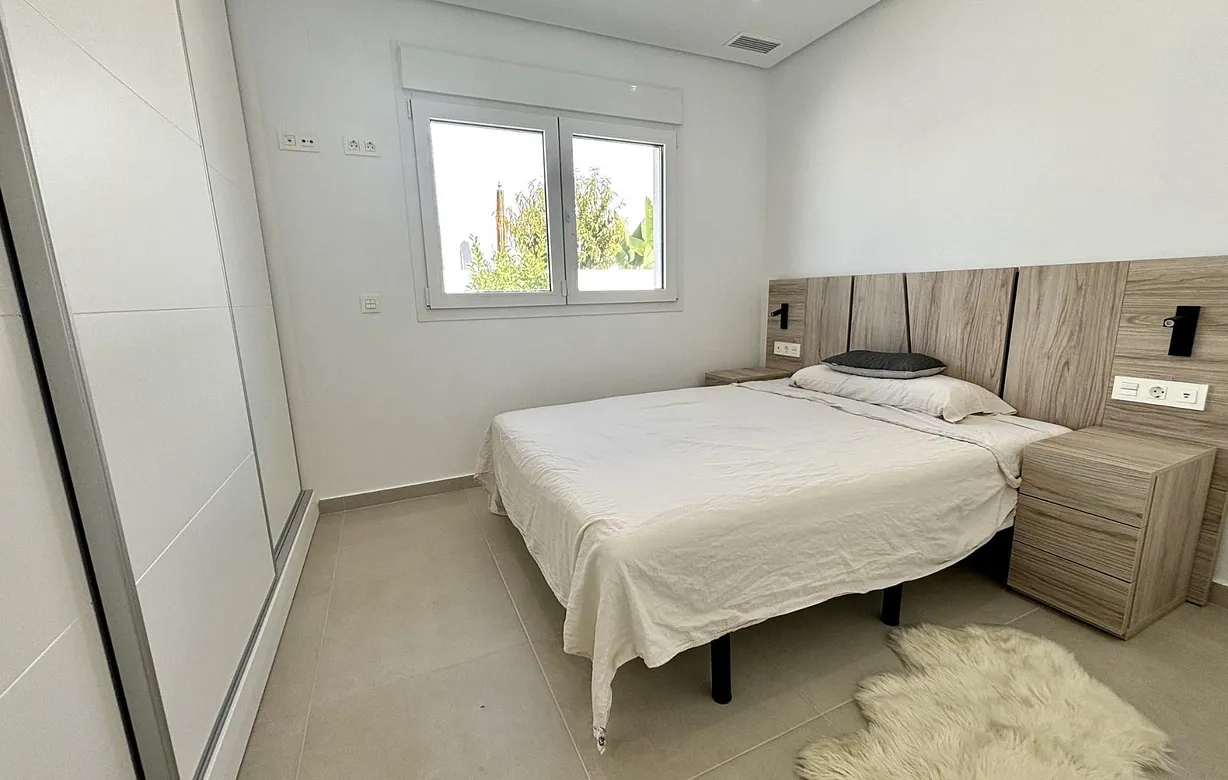 3 bedroom villa for sale - Bentley Hurst