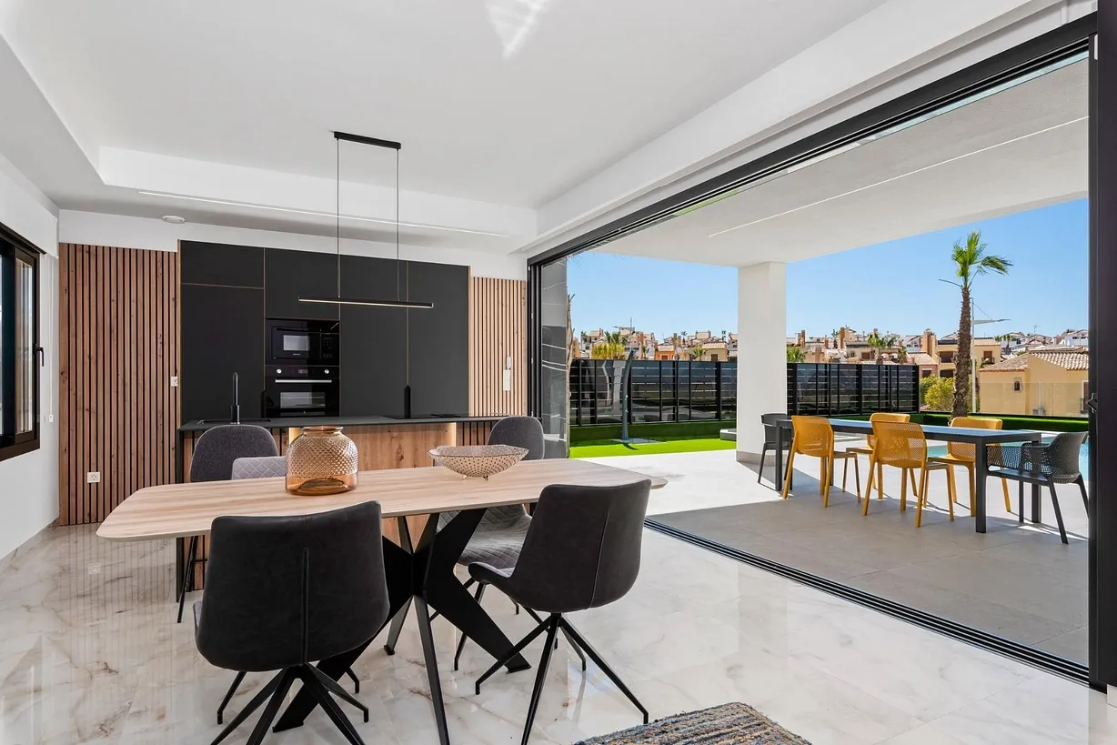 3 bedroom villa for sale - Bentley Hurst