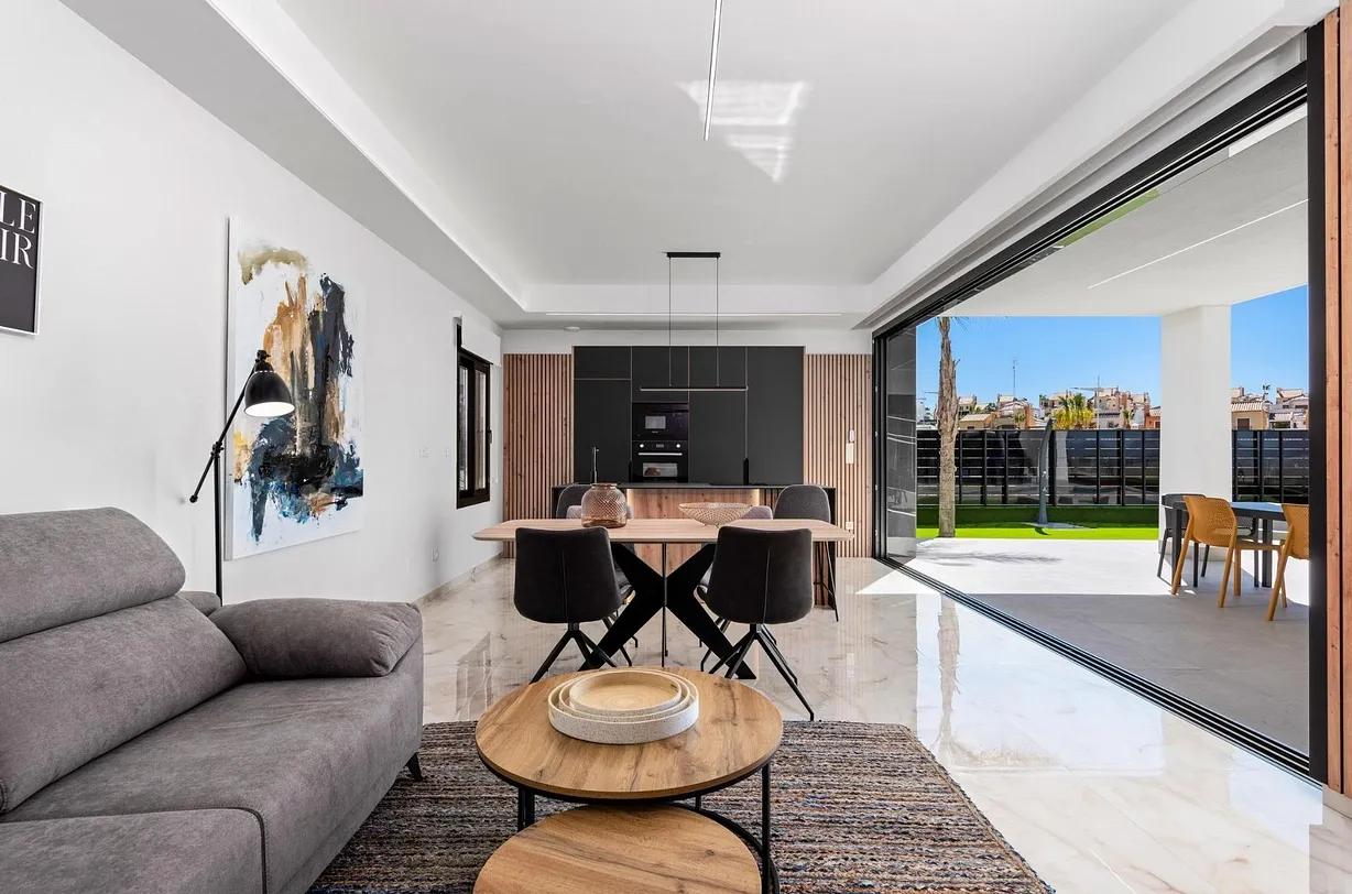 3 bedroom villa for sale - Bentley Hurst