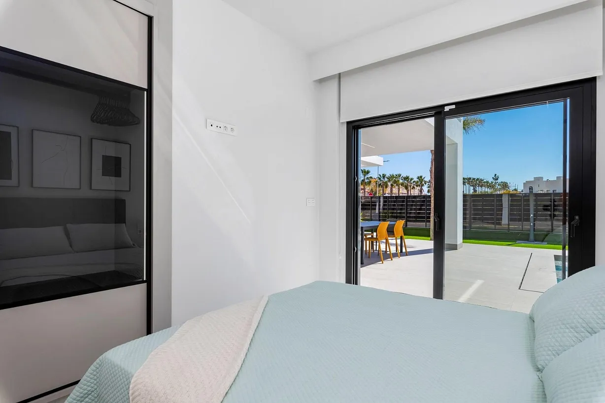 3 bedroom villa for sale - Bentley Hurst