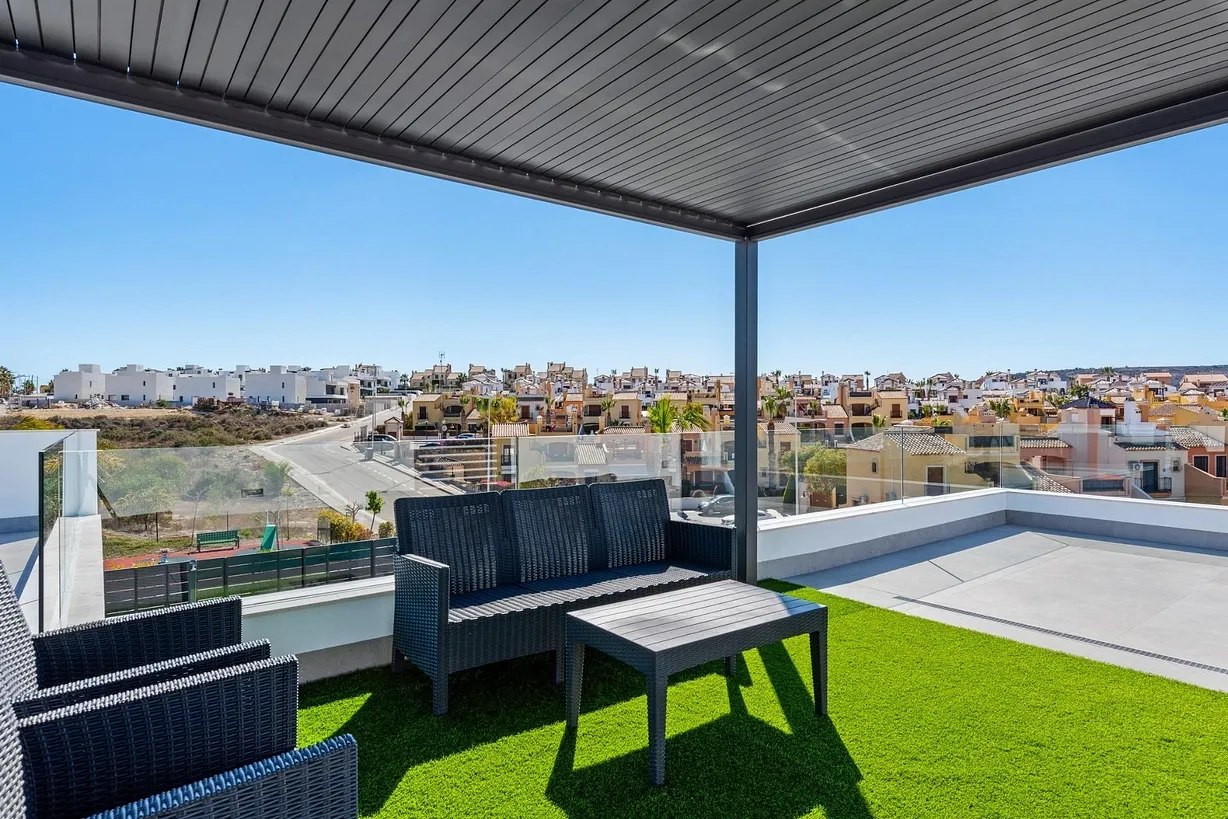 3 bedroom villa for sale - Bentley Hurst