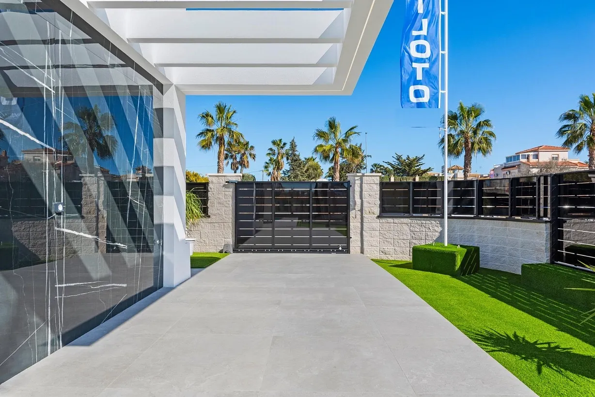 3 bedroom villa for sale - Bentley Hurst