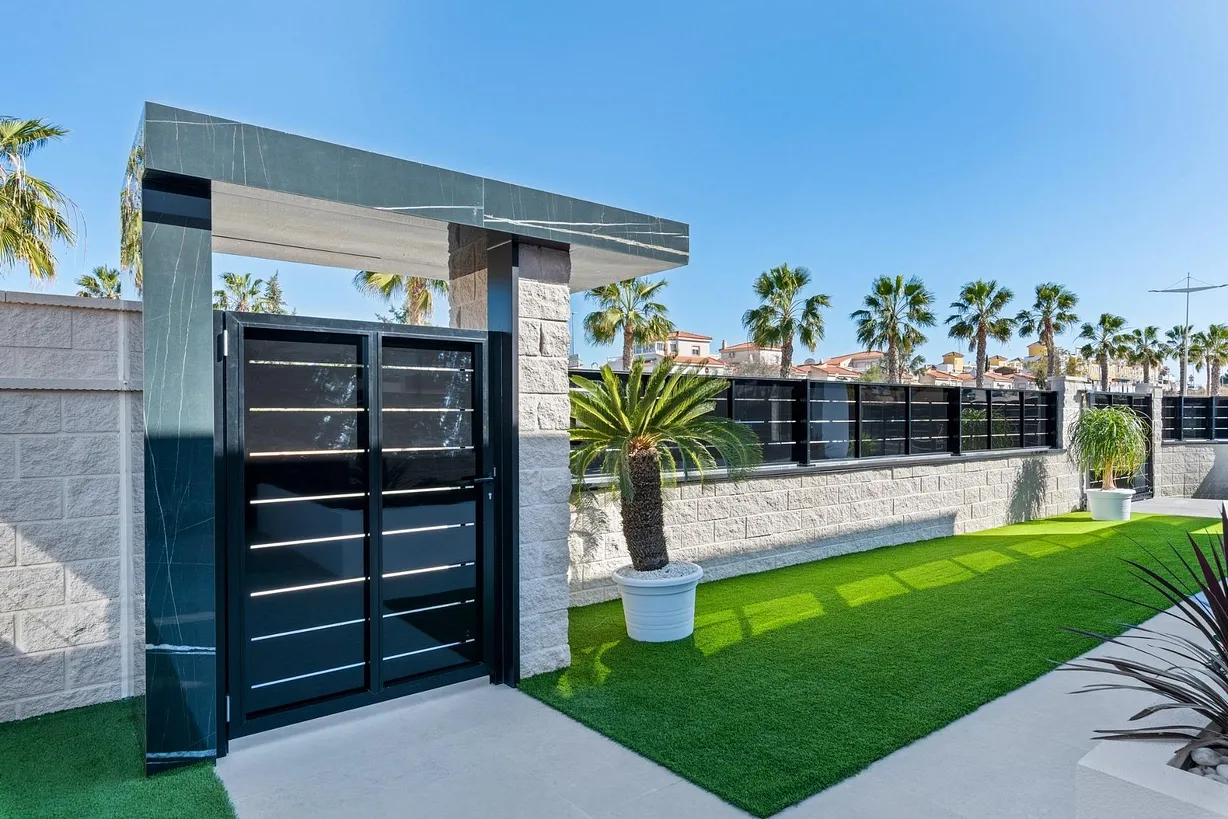 3 bedroom villa for sale - Bentley Hurst