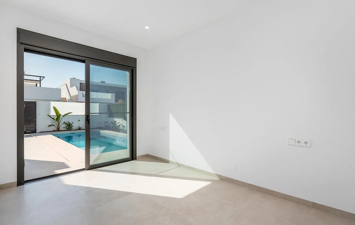 3 bedroom villa for sale - Bentley Hurst