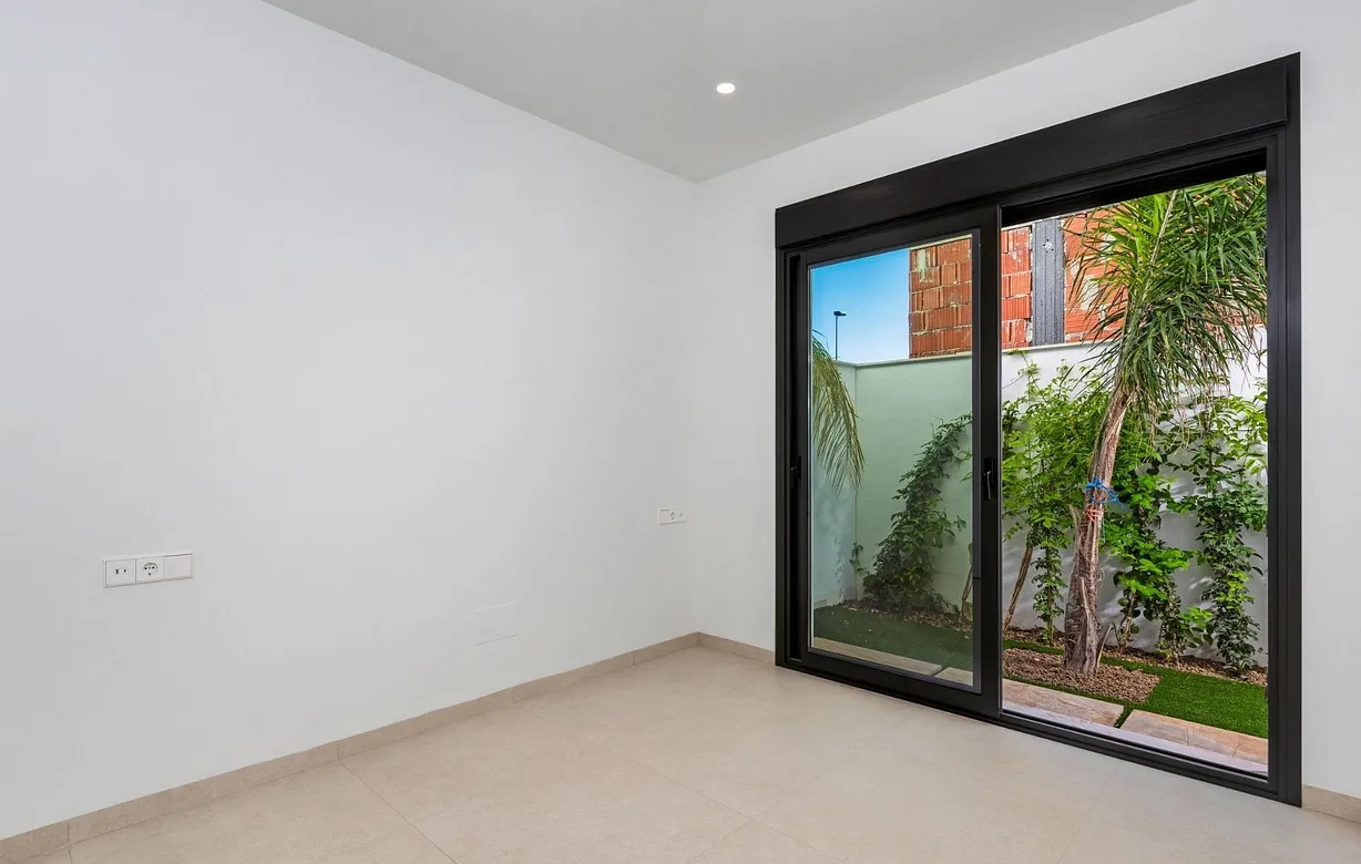 3 bedroom villa for sale - Bentley Hurst