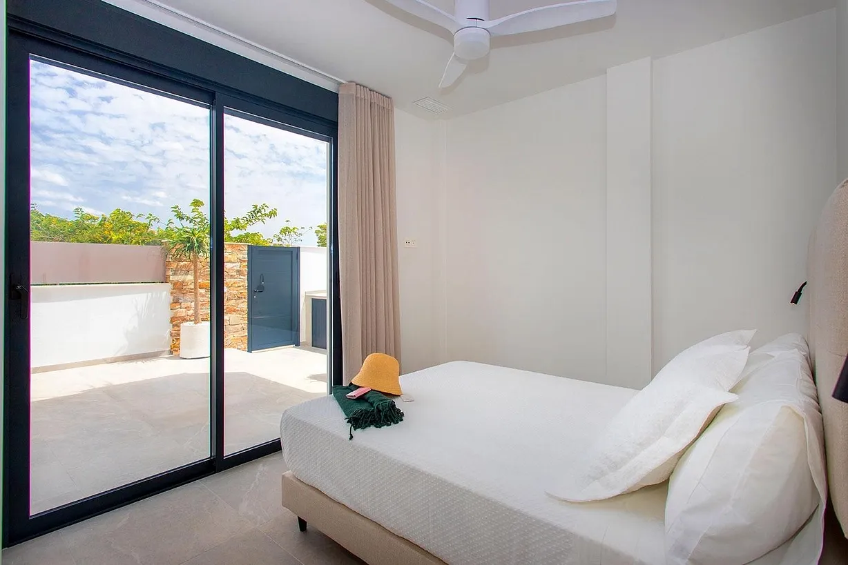 3 bedroom villa for sale - Bentley Hurst