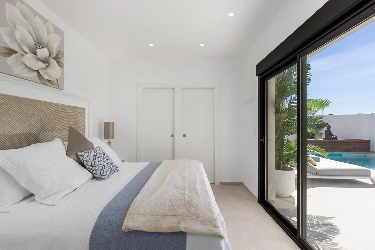 2 bedroom villa for sale - Bentley Hurst