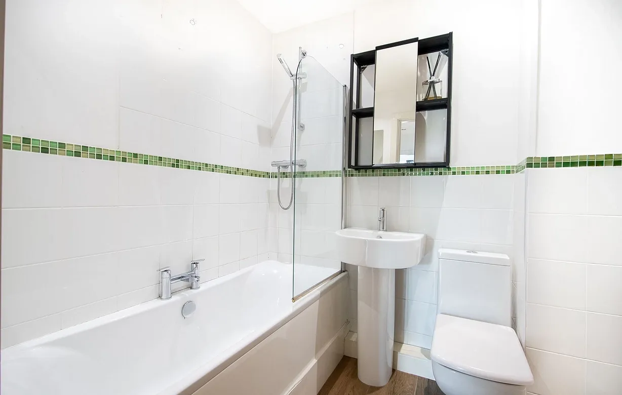 2 bedroom flat for sale - Bentley Hurst