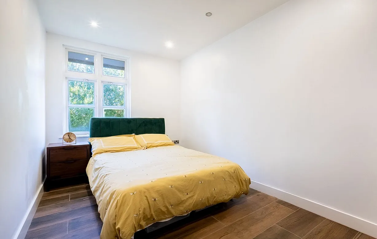 2 bedroom flat for sale - Bentley Hurst