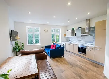 2 bedroom flat for sale - Bentley Hurst