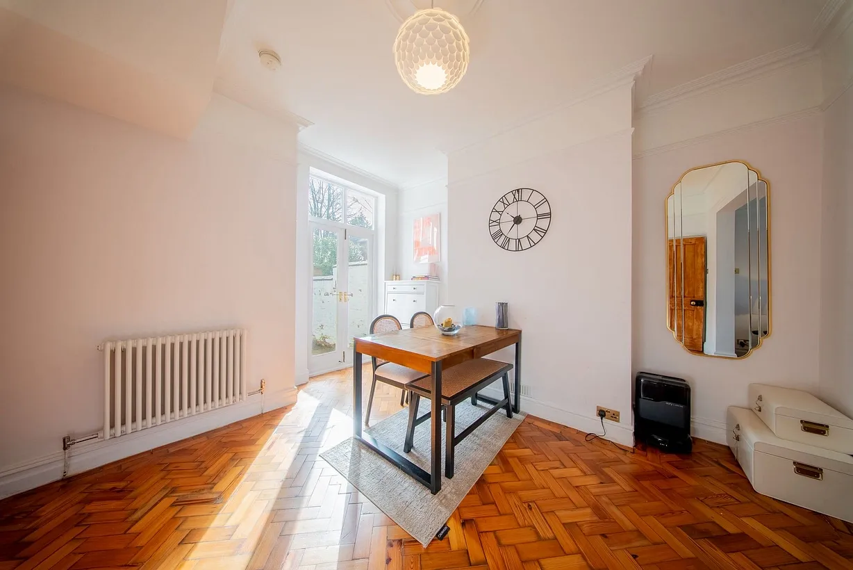 3 bedroom house for sale - Bentley Hurst