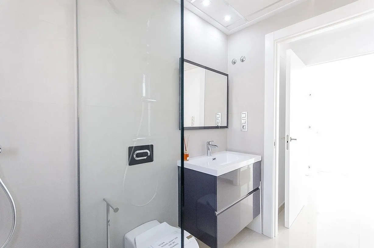 5 bedroom villa for sale - Bentley Hurst