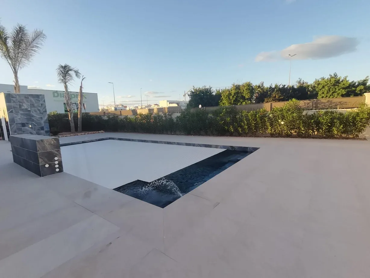 5 bedroom villa for sale - Bentley Hurst
