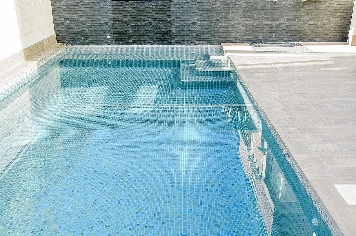 5 bedroom villa for sale - Bentley Hurst
