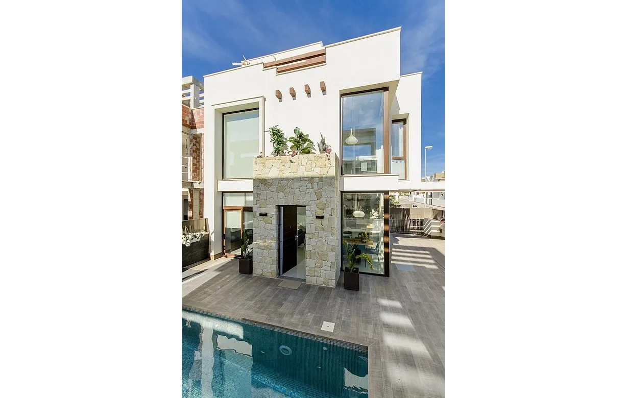 5 bedroom villa for sale - Bentley Hurst