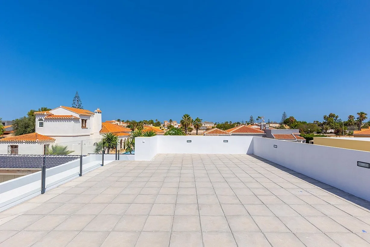 3 bedroom villa for sale - Bentley Hurst